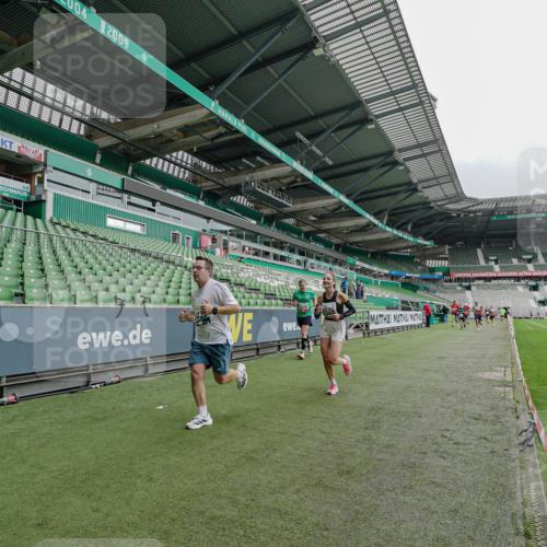 05.10.2025 - 20. swb-Marathon Bremen Michael Burmester http://msf.ph/oto/9231842 05.10.2025 12:51:55 Laufen im Stadion 750, 754, 914, 1029, 1064, 1120, 1314, 1550, 1577, 1701, 1748, 1911, 1926, 2279, 2283, 2350, 2447, 2493, 2526, 3041, 3178, 3626, 4260, 4652, 4654, 4687, 4781, 5068, 5108, 5416, 5847, 5910, 6210, 6367, 6773, 6775, 7012, 7031, 7293, 7313, 7419, 7713, 7723, 8066, 8218, 8534, 8558, 8682, 8701, 8740, 8780, 9115, 334, 503, 601, 1037, 1499, 1689, 1909, 3267, 3419, 3608, 3661, 4032, 4104, 5551, 5817, 5838, 6066, 6401, 6477, 8083 meine-sportfotos.de