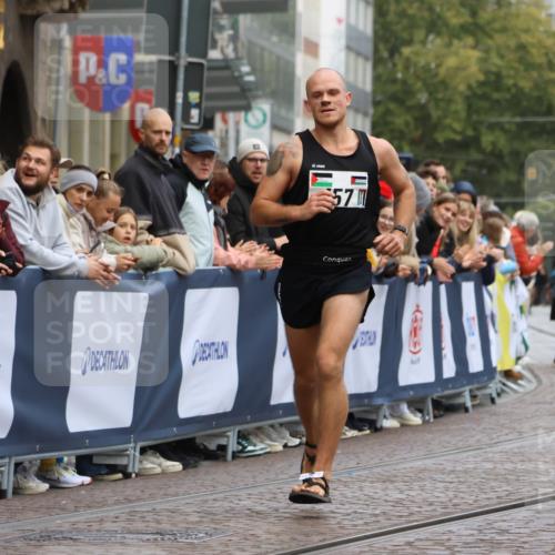 05.10.2025 - 20. swb-Marathon Bremen Strokosch-Dieckow http://msf.ph/oto/9231869 05.10.2025 12:31:13 Ziel 157 meine-sportfotos.de