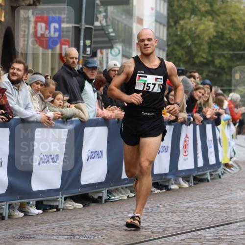 05.10.2025 - 20. swb-Marathon Bremen Strokosch-Dieckow http://msf.ph/oto/9231880 05.10.2025 12:31:13 Ziel 157 meine-sportfotos.de