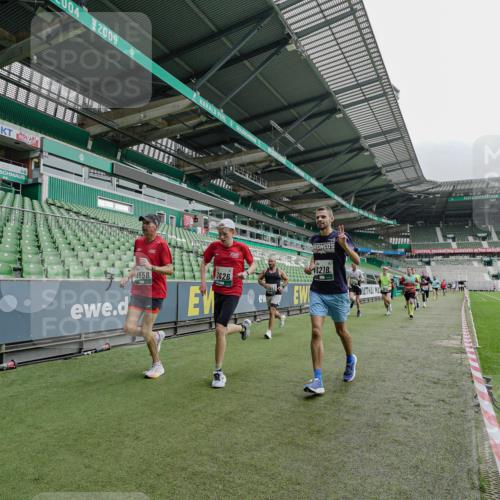 05.10.2025 - 20. swb-Marathon Bremen Michael Burmester http://msf.ph/oto/9231898 05.10.2025 12:52:04 Laufen im Stadion 750, 754, 914, 1029, 1064, 1120, 1314, 1550, 1552, 1748, 1911, 1926, 2279, 2283, 2350, 2447, 2595, 3033, 3041, 3178, 3626, 4260, 4362, 4652, 4687, 4781, 5068, 5108, 5416, 5459, 5675, 5847, 5910, 6367, 6773, 7012, 7031, 7293, 7313, 7419, 7713, 8066, 8218, 8534, 8558, 8682, 8701, 8740, 8780, 9115, 503, 1064, 1499, 1577, 1701, 1909, 2350, 2493, 2526, 3267, 3661, 4032, 4104, 4654, 5551, 6066, 6210, 6775, 7723 meine-sportfotos.de
