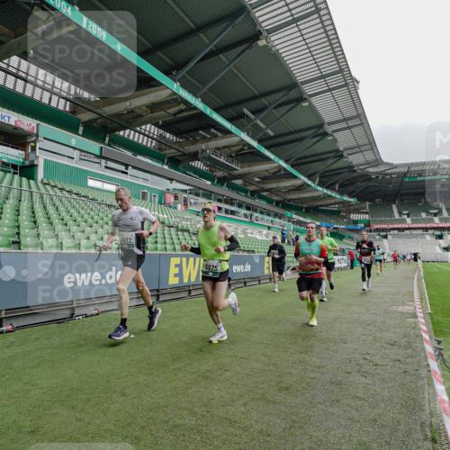 05.10.2025 - 20. swb-Marathon Bremen Michael Burmester http://msf.ph/oto/9231918 05.10.2025 12:52:07 Laufen im Stadion 754, 914, 1029, 1120, 1314, 1550, 1552, 1748, 1926, 2283, 2447, 2595, 3033, 3041, 3178, 3626, 4260, 4362, 4652, 4687, 4781, 5068, 5108, 5416, 5459, 5675, 5847, 5910, 6367, 6773, 7012, 7031, 7293, 7313, 7419, 7713, 8066, 8218, 8534, 8558, 8701, 8740, 8780, 9115, 503, 750, 1064, 1499, 1577, 1701, 1909, 1911, 2279, 2350, 2493, 2526, 3661, 4104, 4654, 5551, 6066, 6210, 6775, 7723, 8682, 8780 meine-sportfotos.de