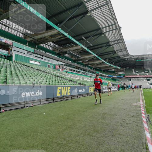 05.10.2025 - 20. swb-Marathon Bremen Michael Burmester http://msf.ph/oto/9231964 05.10.2025 12:52:15 Laufen im Stadion 615, 754, 914, 1029, 1120, 1298, 1550, 1552, 1926, 2283, 2447, 2595, 3033, 3041, 3178, 3626, 4362, 4652, 4781, 4914, 5068, 5108, 5416, 5459, 5561, 5675, 5847, 6367, 6630, 6773, 7012, 7031, 7293, 7313, 7419, 7634, 8218, 8534, 8558, 8580, 8701, 8740, 8921, 9115, 750, 1064, 1314, 1577, 1701, 1748, 1911, 2279, 2283, 2350, 2447, 2493, 2526, 4260, 4654, 4687, 5910, 6210, 6775, 7713, 7723, 8066, 8682, 8780 meine-sportfotos.de
