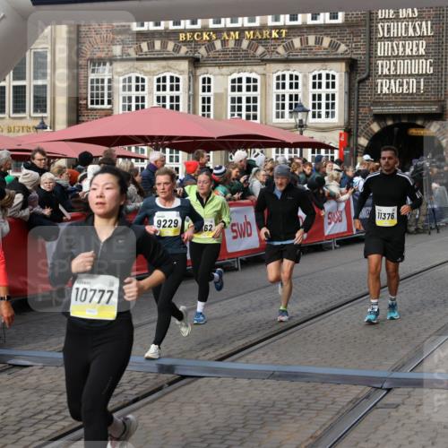 05.10.2025 - 20. swb-Marathon Bremen Yannick Fuchs http://msf.ph/oto/9231968 05.10.2025 11:03:10 Ziel 9229, 9661, 9662, 9893, 10185, 10777, 10876, 11376, 11735 meine-sportfotos.de