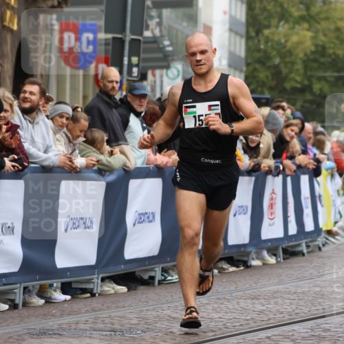 05.10.2025 - 20. swb-Marathon Bremen Strokosch-Dieckow http://msf.ph/oto/9231978 05.10.2025 12:31:13 Ziel 157 meine-sportfotos.de