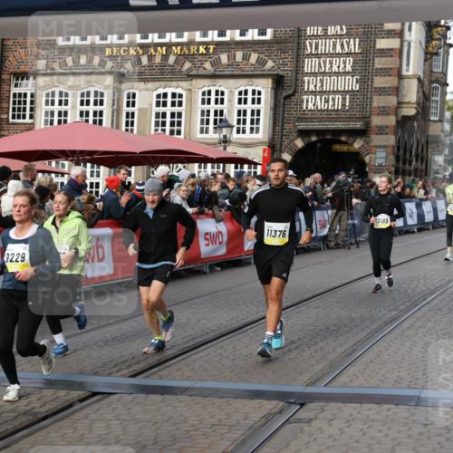 05.10.2025 - 20. swb-Marathon Bremen Yannick Fuchs http://msf.ph/oto/9231988 05.10.2025 11:03:10 Ziel 9229, 9661, 9662, 9893, 10185, 10777, 10876, 11376, 11735 meine-sportfotos.de