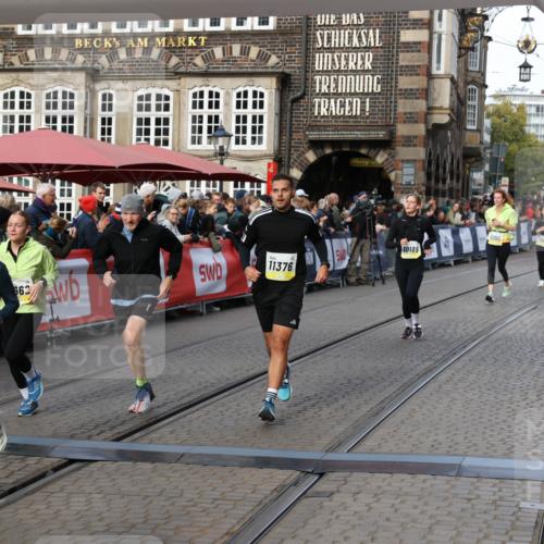 05.10.2025 - 20. swb-Marathon Bremen Yannick Fuchs http://msf.ph/oto/9231999 05.10.2025 11:03:10 Ziel 9229, 9661, 9662, 9893, 10185, 10777, 10876, 11376, 11735 meine-sportfotos.de