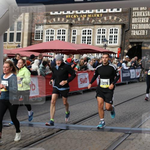 05.10.2025 - 20. swb-Marathon Bremen Yannick Fuchs http://msf.ph/oto/9232030 05.10.2025 11:03:11 Ziel 9229, 9593, 9661, 9662, 9893, 10185, 10777, 10876, 11376, 11735 meine-sportfotos.de