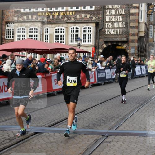 05.10.2025 - 20. swb-Marathon Bremen Yannick Fuchs http://msf.ph/oto/9232043 05.10.2025 11:03:11 Ziel 9229, 9593, 9661, 9662, 9893, 10185, 10777, 10876, 11376, 11735 meine-sportfotos.de