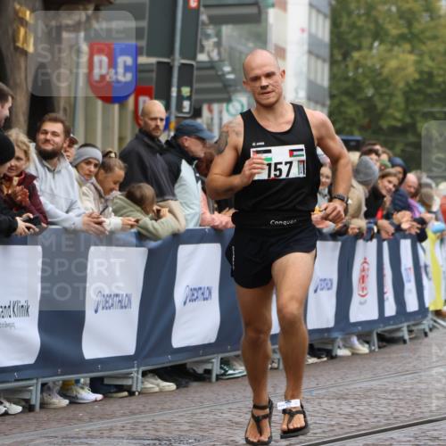 05.10.2025 - 20. swb-Marathon Bremen Strokosch-Dieckow http://msf.ph/oto/9232050 05.10.2025 12:31:13 Ziel 157 meine-sportfotos.de