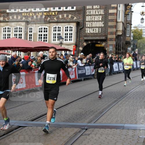 05.10.2025 - 20. swb-Marathon Bremen Yannick Fuchs http://msf.ph/oto/9232051 05.10.2025 11:03:11 Ziel 9229, 9593, 9661, 9662, 9893, 10185, 10777, 10876, 11376, 11735 meine-sportfotos.de