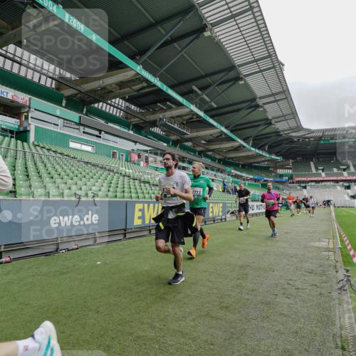 05.10.2025 - 20. swb-Marathon Bremen Michael Burmester http://msf.ph/oto/9232062 05.10.2025 12:52:33 Laufen im Stadion 550, 590, 615, 793, 1029, 1298, 1431, 1550, 1552, 1600, 2595, 3033, 3041, 3178, 3626, 4218, 4362, 4746, 4805, 4914, 4935, 5068, 5108, 5416, 5447, 5459, 5561, 5675, 5866, 6367, 6630, 6677, 7012, 7031, 7277, 7293, 7313, 7416, 7419, 7634, 7773, 7975, 8218, 8297, 8349, 8431, 8534, 8558, 8580, 8701, 8921, 9115, 10338, 754, 914, 1120, 1748, 1926, 2283, 2447, 4652, 4781, 5847, 5910, 6773, 8740 meine-sportfotos.de