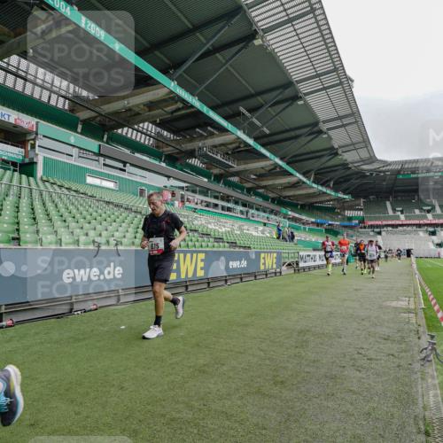 05.10.2025 - 20. swb-Marathon Bremen Michael Burmester http://msf.ph/oto/9232093 05.10.2025 12:52:35 Laufen im Stadion 550, 590, 615, 793, 1029, 1298, 1367, 1431, 1550, 1552, 1600, 2072, 2595, 3033, 3041, 3178, 3626, 4218, 4362, 4573, 4746, 4805, 4914, 4935, 5068, 5108, 5416, 5447, 5459, 5561, 5675, 5866, 6367, 6630, 6677, 7012, 7031, 7277, 7293, 7313, 7416, 7419, 7634, 7773, 7975, 8218, 8297, 8349, 8431, 8534, 8558, 8580, 8701, 8921, 9115, 10338, 754, 914, 1120, 1926, 2283, 2447, 3178, 4652, 4781, 5108, 5847, 6773, 8740 meine-sportfotos.de