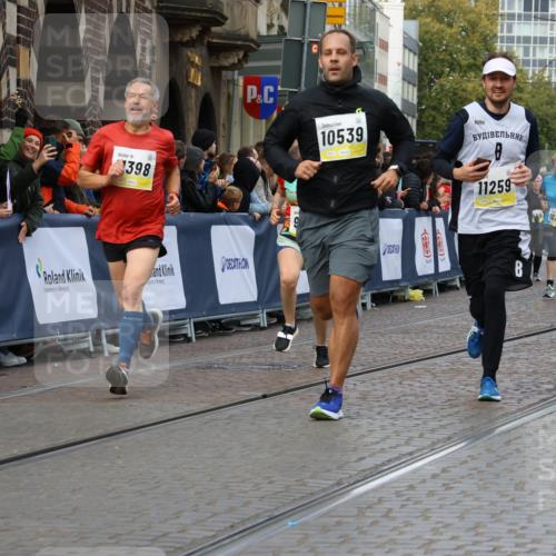05.10.2025 - 20. swb-Marathon Bremen Strokosch-Dieckow http://msf.ph/oto/9232097 05.10.2025 10:53:03 Ziel 9187, 9650, 9703, 9918, 10064, 10128, 10349, 10466, 10539, 11259, 11300, 11398, 11411, 11450, 11722 meine-sportfotos.de