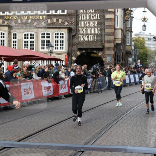 05.10.2025 - 20. swb-Marathon Bremen Yannick Fuchs http://msf.ph/oto/9232120 05.10.2025 11:03:12 Ziel 9229, 9300, 9593, 9661, 9662, 9893, 10185, 10777, 10876, 11376, 11682 meine-sportfotos.de