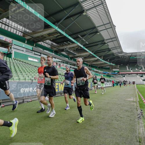 05.10.2025 - 20. swb-Marathon Bremen Michael Burmester http://msf.ph/oto/9232125 05.10.2025 12:52:41 Laufen im Stadion 550, 590, 615, 793, 832, 1298, 1367, 1431, 1550, 1552, 1600, 2072, 2075, 2595, 3033, 3041, 3626, 4132, 4218, 4362, 4573, 4746, 4805, 4914, 4935, 5169, 5447, 5459, 5561, 5675, 5866, 6367, 6630, 6677, 7012, 7031, 7277, 7293, 7416, 7634, 7773, 7975, 8218, 8297, 8349, 8431, 8558, 8580, 8701, 8921, 9115, 10338, 754, 914, 1029, 1926, 3178, 4652, 4781, 5068, 5108, 5416, 5847, 6773, 7031, 7313, 7419, 8534 meine-sportfotos.de