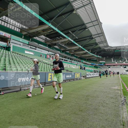 05.10.2025 - 20. swb-Marathon Bremen Michael Burmester http://msf.ph/oto/9232136 05.10.2025 12:52:44 Laufen im Stadion 550, 590, 615, 793, 832, 1298, 1367, 1431, 1550, 1552, 1600, 2072, 2075, 2595, 3033, 3041, 3626, 4132, 4218, 4362, 4573, 4746, 4805, 4914, 4935, 5169, 5447, 5459, 5561, 5675, 5866, 6367, 6630, 6677, 7012, 7277, 7293, 7416, 7634, 7773, 7975, 8218, 8297, 8349, 8431, 8462, 8558, 8580, 8701, 8921, 9115, 10338, 1029, 1926, 3178, 4781, 5068, 5108, 5416, 5847, 6773, 7031, 7313, 7419, 8534 meine-sportfotos.de