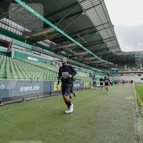 05.10.2025 - 20. swb-Marathon Bremen Michael Burmester http://msf.ph/oto/9232153 05.10.2025 12:52:50 Laufen im Stadion 248, 550, 590, 615, 793, 832, 1298, 1367, 1431, 1550, 1552, 1600, 1667, 2072, 2075, 2595, 3033, 3041, 3626, 4132, 4218, 4362, 4573, 4729, 4746, 4805, 4914, 4935, 5169, 5447, 5459, 5561, 5579, 5675, 5866, 6492, 6630, 6677, 7012, 7277, 7293, 7416, 7634, 7773, 7975, 8218, 8297, 8349, 8431, 8462, 8580, 8701, 8921, 9115, 10338, 1029, 1550, 3178, 5068, 5108, 5416, 6367, 7031, 7293, 7313, 7419, 8534, 8558 meine-sportfotos.de
