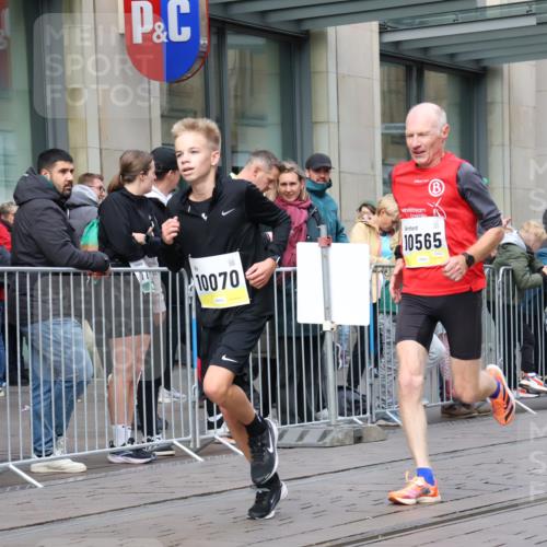 05.10.2025 - 20. swb-Marathon Bremen Strokosch-Dieckow http://msf.ph/oto/9232158 05.10.2025 10:40:12 Ziel 10070, 10161, 10229, 10565, 10658, 10686, 11114, 10070, 10161, 10229, 10565, 10658, 10686, 11114 meine-sportfotos.de