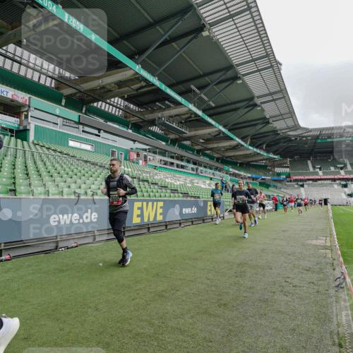 05.10.2025 - 20. swb-Marathon Bremen Michael Burmester http://msf.ph/oto/9232161 05.10.2025 12:52:51 Laufen im Stadion 248, 550, 590, 615, 793, 832, 1298, 1367, 1431, 1552, 1600, 1667, 2072, 2075, 2595, 3033, 3041, 3626, 4132, 4218, 4362, 4573, 4729, 4746, 4805, 4914, 4935, 5169, 5447, 5459, 5561, 5579, 5675, 5866, 6492, 6630, 6677, 7012, 7277, 7416, 7634, 7773, 7975, 8218, 8297, 8349, 8431, 8462, 8580, 8701, 8921, 9115, 10338, 1029, 1550, 3178, 5068, 5108, 5416, 6367, 7031, 7293, 7313, 7419, 8534, 8558 meine-sportfotos.de