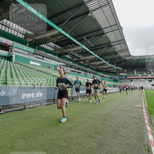 05.10.2025 - 20. swb-Marathon Bremen Michael Burmester http://msf.ph/oto/9232169 05.10.2025 12:52:52 Laufen im Stadion 248, 550, 590, 615, 793, 832, 1298, 1367, 1431, 1552, 1600, 1667, 2072, 2075, 2595, 3033, 3041, 3626, 4132, 4218, 4362, 4573, 4729, 4746, 4805, 4914, 4935, 5169, 5447, 5459, 5561, 5579, 5675, 5866, 6492, 6630, 6677, 7012, 7277, 7416, 7634, 7773, 7975, 8218, 8297, 8349, 8431, 8462, 8580, 8701, 8921, 9115, 10338, 1029, 1550, 3178, 3626, 5068, 5108, 5416, 6367, 7031, 7293, 7313, 7419, 8534, 8558 meine-sportfotos.de