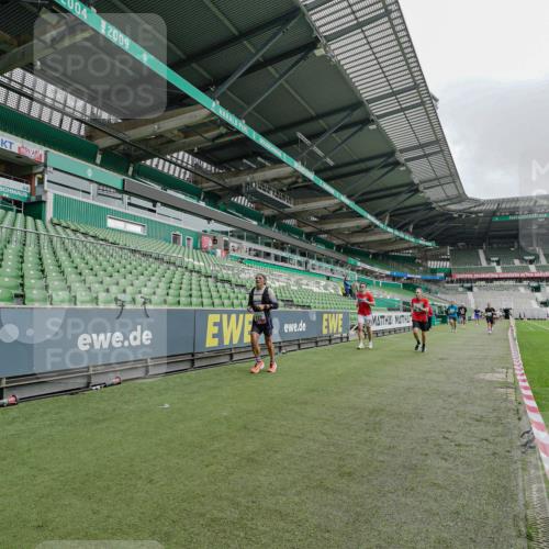 05.10.2025 - 20. swb-Marathon Bremen Michael Burmester http://msf.ph/oto/9232212 05.10.2025 12:52:57 Laufen im Stadion 248, 550, 590, 615, 793, 832, 1298, 1367, 1431, 1552, 1600, 1667, 2072, 2075, 2595, 3033, 4132, 4218, 4362, 4573, 4729, 4746, 4805, 4914, 4935, 5169, 5447, 5459, 5561, 5579, 5675, 5866, 6492, 6630, 6677, 7277, 7416, 7634, 7773, 7975, 8238, 8297, 8349, 8431, 8462, 8580, 8921, 10338, 1029, 1550, 2595, 3033, 3041, 3626, 5068, 5416, 6367, 7012, 7031, 7293, 7313, 8218, 8534, 8558, 8701, 9115 meine-sportfotos.de