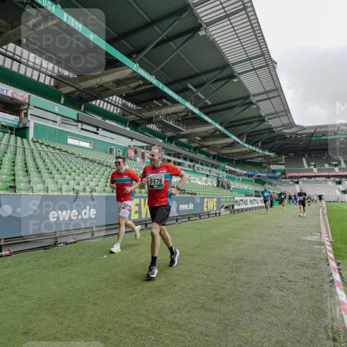 05.10.2025 - 20. swb-Marathon Bremen Michael Burmester http://msf.ph/oto/9232231 05.10.2025 12:53:00 Laufen im Stadion 248, 550, 590, 615, 793, 832, 1298, 1367, 1431, 1552, 1600, 1667, 2072, 2075, 4132, 4218, 4362, 4573, 4729, 4746, 4805, 4914, 4935, 5169, 5447, 5459, 5561, 5579, 5866, 6492, 6630, 6677, 7277, 7416, 7634, 7773, 7975, 8238, 8297, 8349, 8431, 8462, 8580, 8921, 10338, 1550, 1552, 2595, 3033, 3041, 3626, 5459, 5675, 6367, 7012, 7031, 7293, 8218, 8534, 8558, 8701, 9115 meine-sportfotos.de
