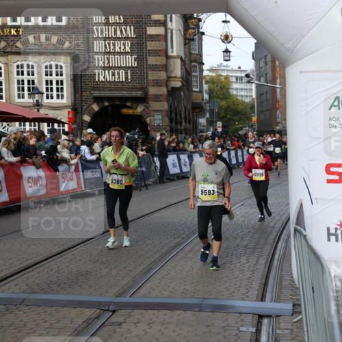 05.10.2025 - 20. swb-Marathon Bremen Yannick Fuchs http://msf.ph/oto/9232236 05.10.2025 11:03:14 Ziel 9229, 9300, 9593, 9661, 9662, 9893, 10185, 10777, 10996, 11376, 11682 meine-sportfotos.de