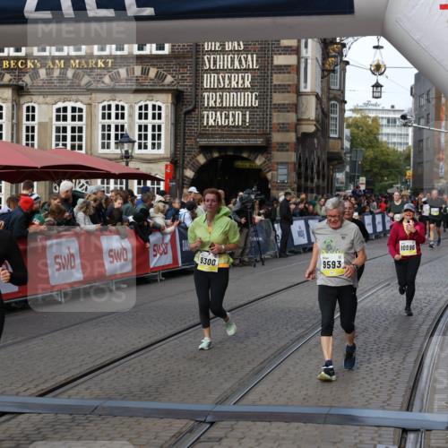 05.10.2025 - 20. swb-Marathon Bremen Yannick Fuchs http://msf.ph/oto/9232247 05.10.2025 11:03:14 Ziel 9229, 9300, 9593, 9661, 9662, 9893, 10185, 10777, 10996, 11376, 11682 meine-sportfotos.de