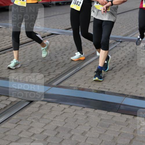 05.10.2025 - 20. swb-Marathon Bremen Yannick Fuchs http://msf.ph/oto/9232293 05.10.2025 11:03:17 Ziel 9229, 9300, 9593, 9661, 9662, 10185, 10471, 10926, 10996, 11376, 11682 meine-sportfotos.de
