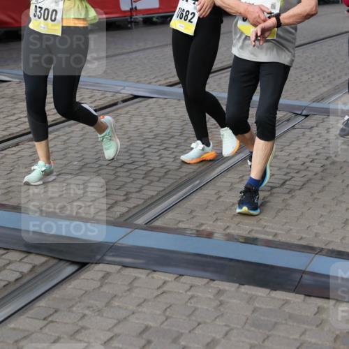 05.10.2025 - 20. swb-Marathon Bremen Yannick Fuchs http://msf.ph/oto/9232298 05.10.2025 11:03:17 Ziel 9229, 9300, 9593, 9661, 9662, 10185, 10471, 10926, 10996, 11376, 11682 meine-sportfotos.de