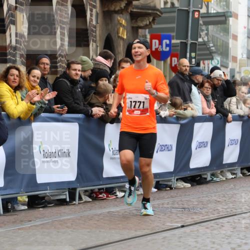 05.10.2025 - 20. swb-Marathon Bremen Strokosch-Dieckow http://msf.ph/oto/9232334 05.10.2025 12:31:47 Ziel 1771 meine-sportfotos.de