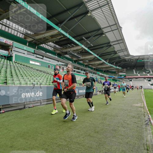 05.10.2025 - 20. swb-Marathon Bremen Michael Burmester http://msf.ph/oto/9232364 05.10.2025 12:53:24 Laufen im Stadion 248, 550, 590, 832, 869, 1009, 1164, 1367, 1538, 1600, 1656, 1667, 1868, 2030, 2050, 2072, 2075, 2250, 2288, 3363, 3553, 4132, 4218, 4294, 4573, 4729, 4746, 4935, 5169, 5425, 5571, 5579, 5866, 5944, 6492, 6806, 7255, 7408, 7617, 7905, 8238, 8297, 8431, 8462, 8499, 8709, 615, 793, 1298, 1431, 4362, 4805, 4914, 5447, 5561, 6630, 6677, 7277, 7416, 7634, 7773, 7975, 8349, 8580, 8921, 10338 meine-sportfotos.de