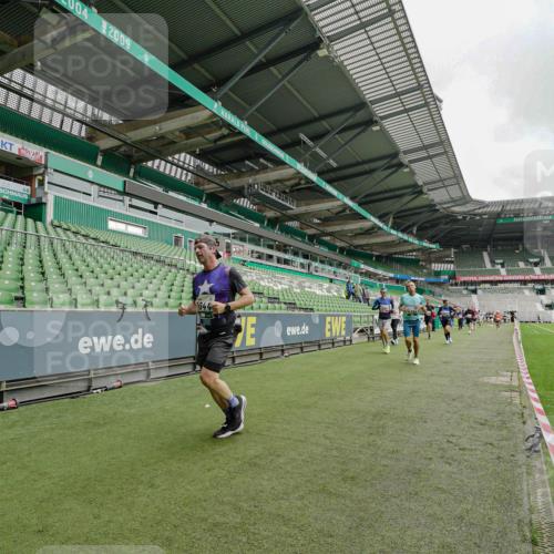 05.10.2025 - 20. swb-Marathon Bremen Michael Burmester http://msf.ph/oto/9232380 05.10.2025 12:53:26 Laufen im Stadion 248, 550, 590, 832, 869, 1009, 1164, 1367, 1538, 1600, 1656, 1667, 1868, 2030, 2050, 2072, 2075, 2250, 2288, 2871, 3363, 3553, 4132, 4218, 4294, 4573, 4729, 4746, 5169, 5425, 5571, 5579, 5866, 5944, 6492, 6806, 7255, 7408, 7617, 7905, 8238, 8297, 8431, 8462, 8499, 8709, 550, 590, 615, 793, 1298, 1431, 4805, 4914, 4935, 5447, 5561, 6630, 6677, 7277, 7416, 7634, 7773, 7975, 8349, 8580, 8921, 10338 meine-sportfotos.de