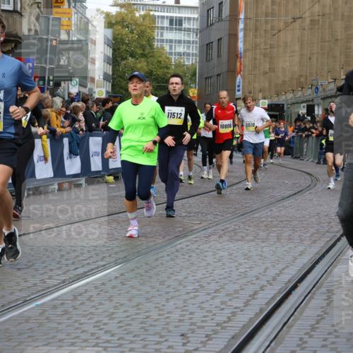 05.10.2025 - 20. swb-Marathon Bremen Strokosch-Dieckow http://msf.ph/oto/9232389 05.10.2025 10:53:12 Ziel 9449, 9703, 9834, 9956, 10242, 10349, 10460, 10466, 10806, 10958, 10993, 11175, 11377, 11510, 11512 meine-sportfotos.de
