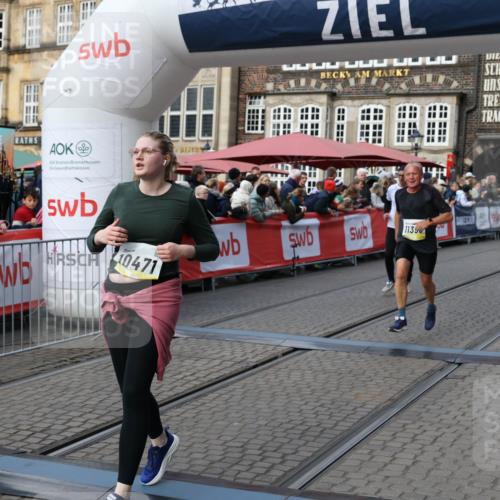 05.10.2025 - 20. swb-Marathon Bremen Yannick Fuchs http://msf.ph/oto/9232414 05.10.2025 11:03:22 Ziel 9246, 9300, 9325, 10142, 10471, 10926, 10996, 11390, 11682 meine-sportfotos.de