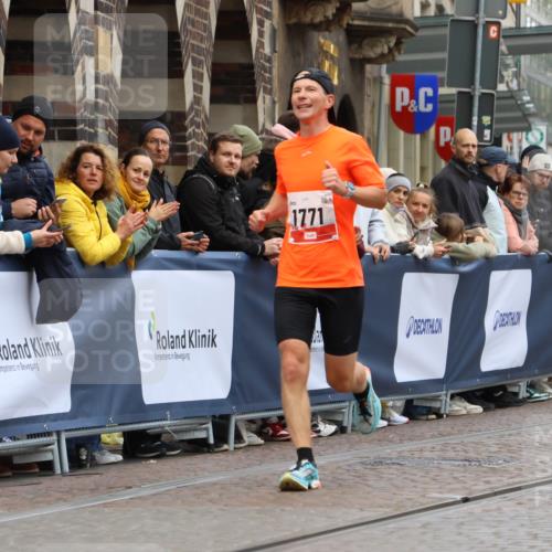 05.10.2025 - 20. swb-Marathon Bremen Strokosch-Dieckow http://msf.ph/oto/9232417 05.10.2025 12:31:47 Ziel 1771 meine-sportfotos.de