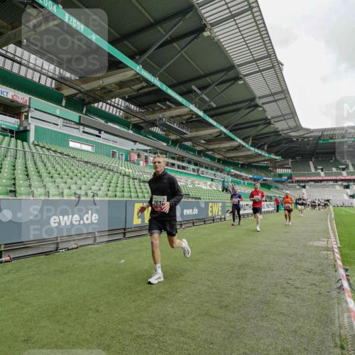 05.10.2025 - 20. swb-Marathon Bremen Michael Burmester http://msf.ph/oto/9232440 05.10.2025 12:53:34 Laufen im Stadion 89, 248, 250, 368, 458, 496, 832, 869, 1009, 1020, 1164, 1367, 1428, 1460, 1489, 1538, 1608, 1656, 1667, 1868, 1943, 2030, 2050, 2072, 2075, 2250, 2288, 2871, 3363, 3553, 4132, 4294, 4573, 4611, 4729, 5169, 5425, 5571, 5576, 5579, 5944, 6348, 6492, 6806, 7255, 7408, 7617, 7835, 7905, 8238, 8462, 8499, 8611, 8709, 550, 590, 615, 793, 1367, 1431, 1600, 2072, 4218, 4746, 4805, 4914, 4935, 5447, 5866, 6677, 7277, 7416, 7773, 7975, 8297, 8349, 8431, 10338 meine-sportfotos.de