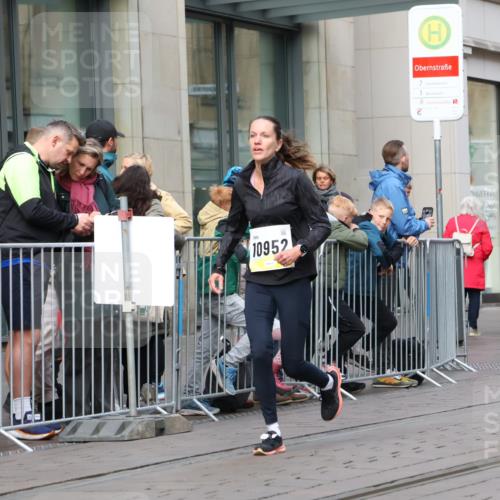 05.10.2025 - 20. swb-Marathon Bremen Strokosch-Dieckow http://msf.ph/oto/9232441 05.10.2025 10:40:51 Ziel 9262, 10606, 10952, 11069, 11086, 9262, 10606, 10952, 11069, 11086 meine-sportfotos.de