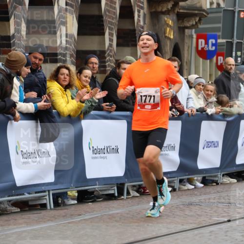 05.10.2025 - 20. swb-Marathon Bremen Strokosch-Dieckow http://msf.ph/oto/9232468 05.10.2025 12:31:47 Ziel 1771 meine-sportfotos.de