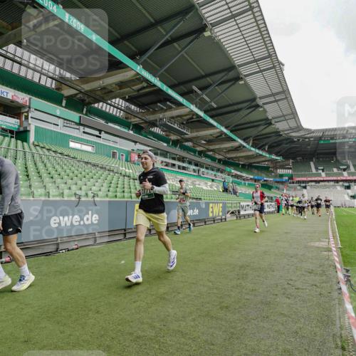 05.10.2025 - 20. swb-Marathon Bremen Michael Burmester http://msf.ph/oto/9232475 05.10.2025 12:53:41 Laufen im Stadion 89, 248, 250, 368, 458, 496, 507, 869, 950, 1009, 1020, 1164, 1428, 1460, 1489, 1538, 1608, 1656, 1667, 1690, 1736, 1868, 1943, 2030, 2050, 2075, 2250, 2288, 2871, 3363, 3553, 3913, 4132, 4294, 4611, 4729, 5024, 5425, 5571, 5576, 5579, 5944, 6244, 6348, 6359, 6492, 6806, 7255, 7408, 7617, 7835, 7905, 8238, 8462, 8499, 8511, 8611, 8709, 550, 590, 832, 1367, 1431, 1600, 2072, 2075, 4132, 4218, 4573, 4746, 4935, 5169, 5866, 6677, 8297, 8431 meine-sportfotos.de