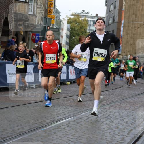 05.10.2025 - 20. swb-Marathon Bremen Strokosch-Dieckow http://msf.ph/oto/9232530 05.10.2025 10:53:16 Ziel 7193, 7251, 9263, 9539, 9717, 9834, 9956, 10057, 10317, 10460, 10806, 10958, 10993, 11174, 11175, 11377, 11510, 11512 meine-sportfotos.de