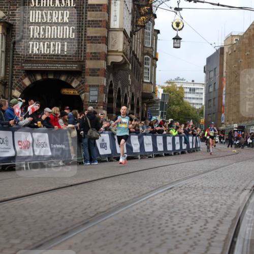 05.10.2025 - 20. swb-Marathon Bremen Yannick Fuchs http://msf.ph/oto/9232538 05.10.2025 10:32:36 Ziel  meine-sportfotos.de