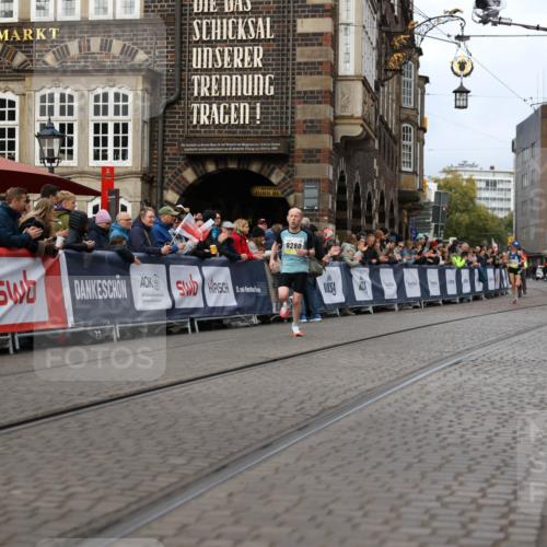 05.10.2025 - 20. swb-Marathon Bremen Yannick Fuchs http://msf.ph/oto/9232584 05.10.2025 10:32:37 Ziel 9280 meine-sportfotos.de