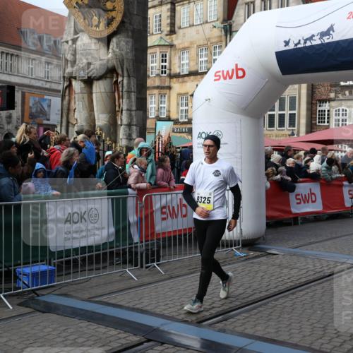 05.10.2025 - 20. swb-Marathon Bremen Yannick Fuchs http://msf.ph/oto/9232589 05.10.2025 11:03:24 Ziel 9246, 9325, 10142, 10405, 10471, 10926, 11390, 11467, 11508, 11509 meine-sportfotos.de