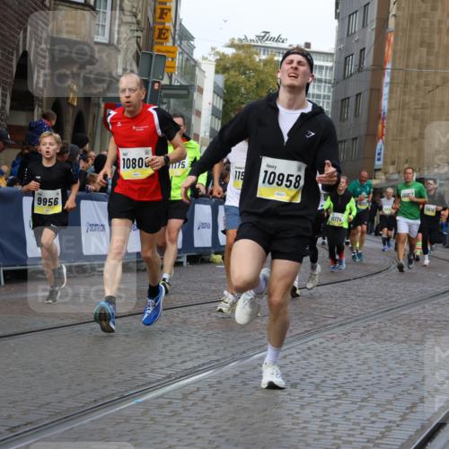 05.10.2025 - 20. swb-Marathon Bremen Strokosch-Dieckow http://msf.ph/oto/9232609 05.10.2025 10:53:16 Ziel 7193, 7251, 9263, 9539, 9717, 9834, 9956, 10057, 10317, 10460, 10806, 10958, 10993, 11174, 11175, 11377, 11510, 11512 meine-sportfotos.de