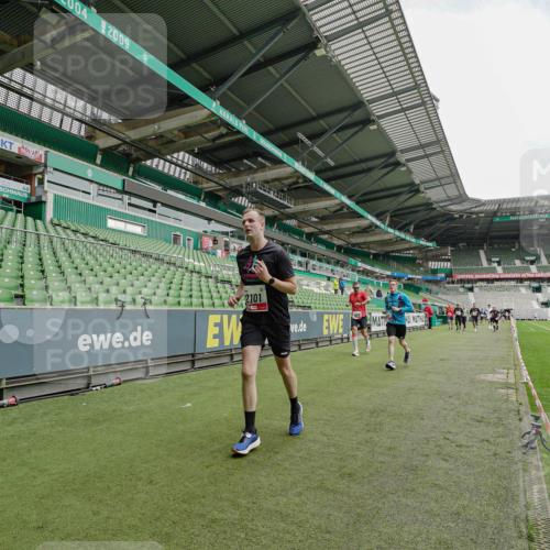 05.10.2025 - 20. swb-Marathon Bremen Michael Burmester http://msf.ph/oto/9232619 05.10.2025 12:53:55 Laufen im Stadion 53, 89, 250, 368, 458, 496, 507, 524, 756, 869, 950, 1009, 1020, 1164, 1165, 1428, 1460, 1489, 1517, 1538, 1608, 1656, 1690, 1729, 1736, 1868, 1873, 1943, 2030, 2050, 2250, 2288, 2871, 3363, 3553, 3913, 4294, 4611, 5024, 5425, 5571, 5576, 5944, 6244, 6348, 6359, 6806, 7232, 7255, 7408, 7508, 7617, 7835, 7905, 8499, 8511, 8611, 8709, 248, 832, 1667, 2075, 4132, 4573, 4729, 5169, 5579, 6492, 8238, 8462 meine-sportfotos.de