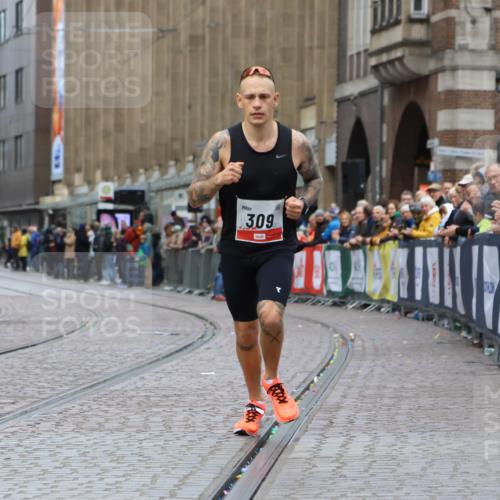 05.10.2025 - 20. swb-Marathon Bremen Strokosch-Dieckow http://msf.ph/oto/9232641 05.10.2025 12:32:35 Ziel 309 meine-sportfotos.de
