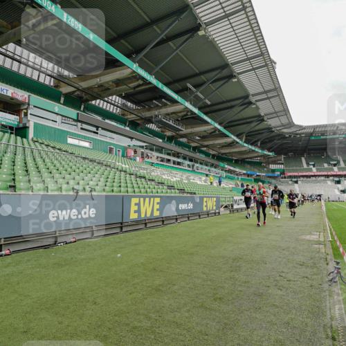 05.10.2025 - 20. swb-Marathon Bremen Michael Burmester http://msf.ph/oto/9232655 05.10.2025 12:54:01 Laufen im Stadion 53, 89, 132, 250, 368, 458, 496, 507, 524, 756, 869, 950, 1009, 1020, 1164, 1165, 1428, 1460, 1489, 1517, 1538, 1608, 1656, 1690, 1729, 1736, 1868, 1873, 1943, 1976, 2030, 2050, 2250, 2288, 2573, 2841, 2871, 3212, 3363, 3553, 3913, 4294, 4611, 5024, 5206, 5425, 5571, 5576, 5944, 5978, 6244, 6348, 6359, 6806, 7232, 7255, 7408, 7508, 7617, 7835, 7905, 8499, 8511, 8611, 8709, 248, 1667, 2075, 3553, 4132, 4729, 5579, 6492, 7408, 8238, 8462 meine-sportfotos.de