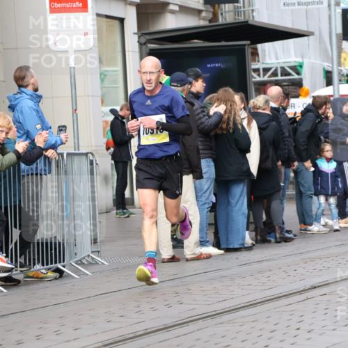 05.10.2025 - 20. swb-Marathon Bremen Strokosch-Dieckow http://msf.ph/oto/9232663 05.10.2025 10:41:10 Ziel 10744, 10910, 11086, 11701, 10744, 10910, 11086, 11701 meine-sportfotos.de