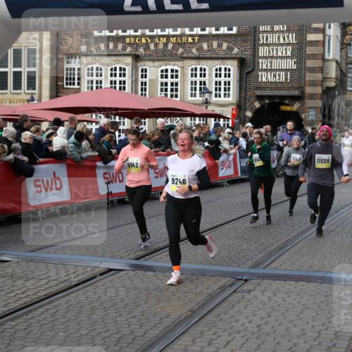 05.10.2025 - 20. swb-Marathon Bremen Yannick Fuchs http://msf.ph/oto/9232672 05.10.2025 11:03:25 Ziel 9246, 9325, 10142, 10405, 10471, 10926, 11390, 11467, 11502, 11508, 11509 meine-sportfotos.de
